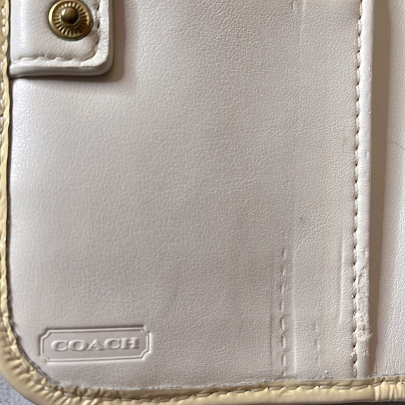 Coach Ashley Signature Canvas Pleated w/Ivory Patent Leather Trim Wallet - Picture 8 of 8